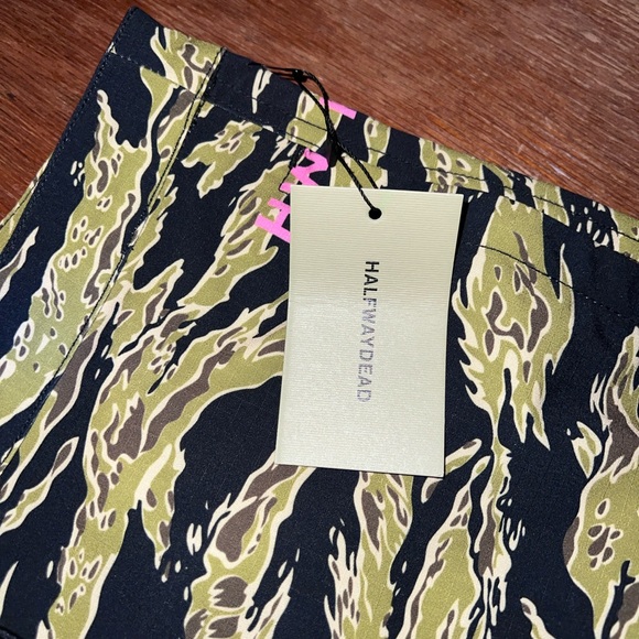 Halfway Dead Camo Pants - Picture 7 of 7